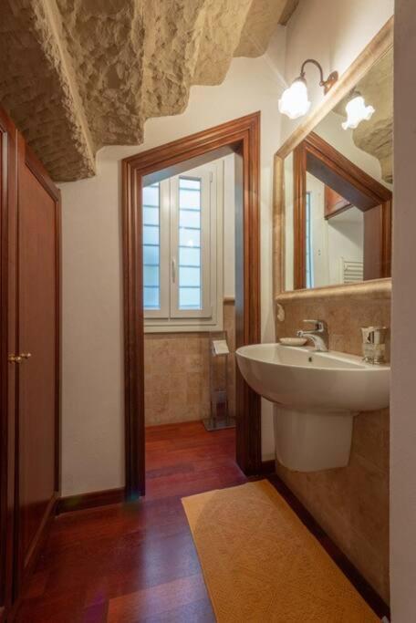 דירות פירנצה Elegant Ramaglianti Flat -Santo Spirito District מראה חיצוני תמונה